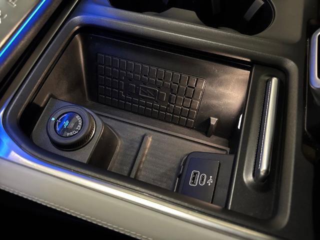 Certified 2025 Ford Expedition Platinum w/ Driver's Package image 30