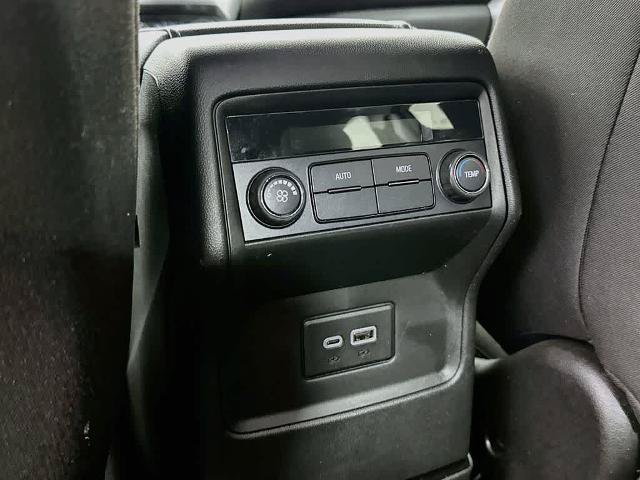 Used 2023 GMC Acadia SLE w/ Elevation Edition FWD image 13