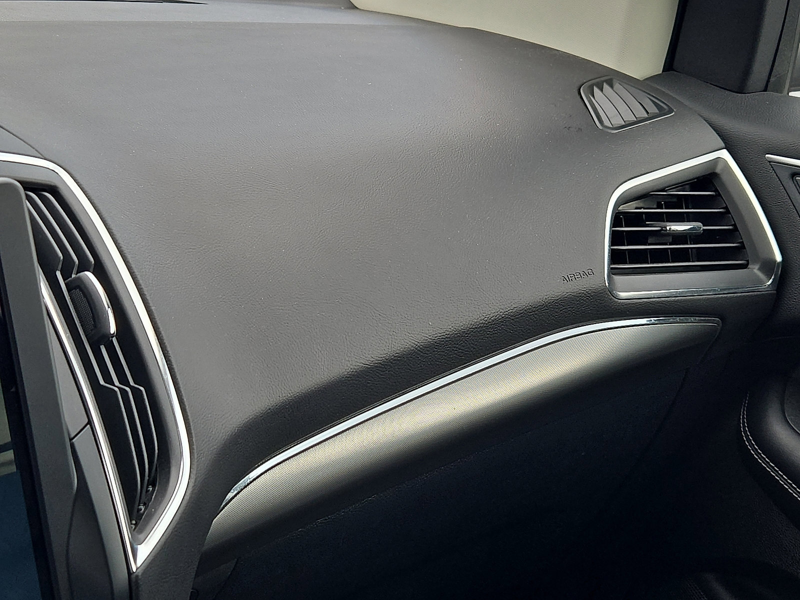 Certified 2024 Ford Edge Titanium w/ Equipment Group 301A image 20