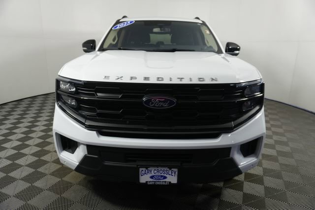 Certified 2025 Ford Expedition Active image 8