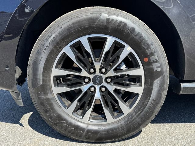 Certified 2025 Ford Expedition Platinum AWD/4WD image 13