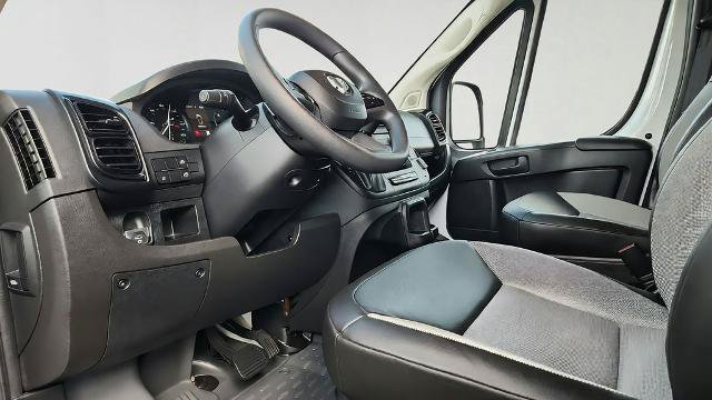 Used 2024 RAM ProMaster 2500 w/ Convenience Group FWD image 9