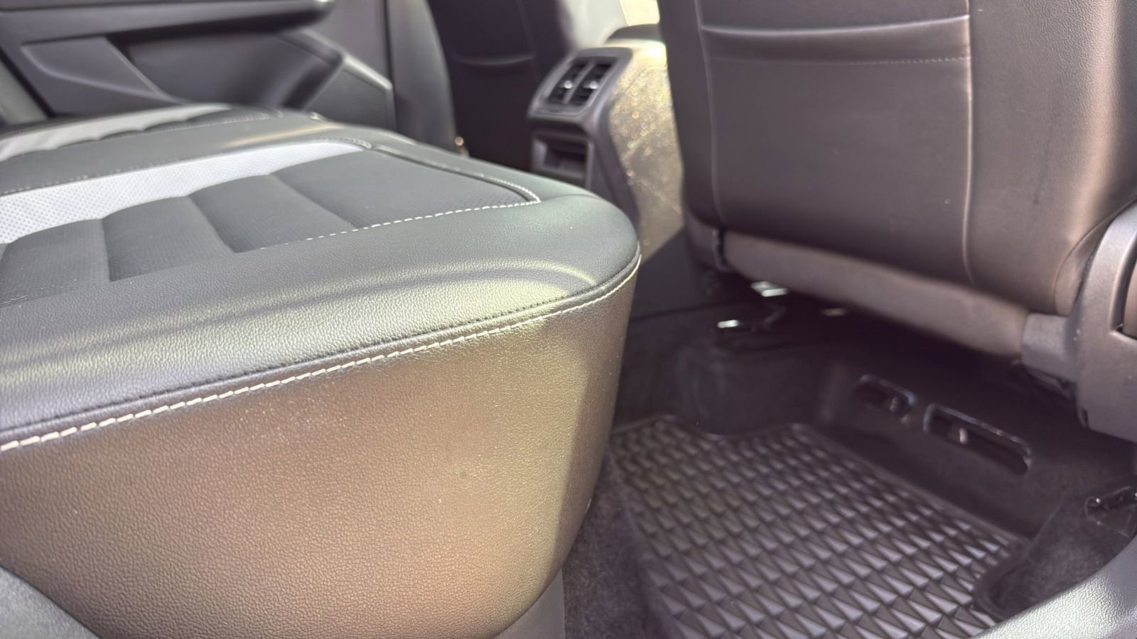 Used 2022 Volkswagen Taos SEL FWD image 26