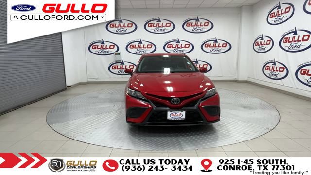 Used 2021 Toyota Camry SE FWD image 3