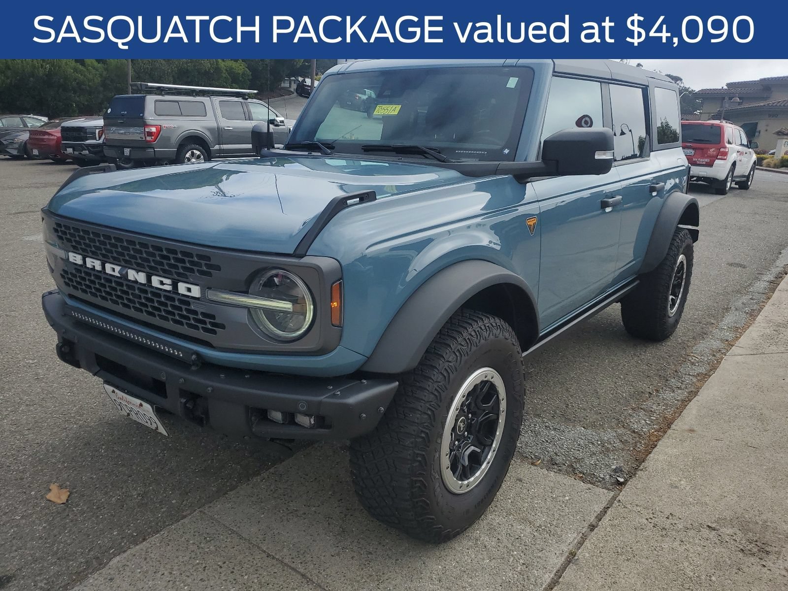 Certified 2022 Ford Bronco Badlands w/ Sasquatch Package AWD/4WD image 4