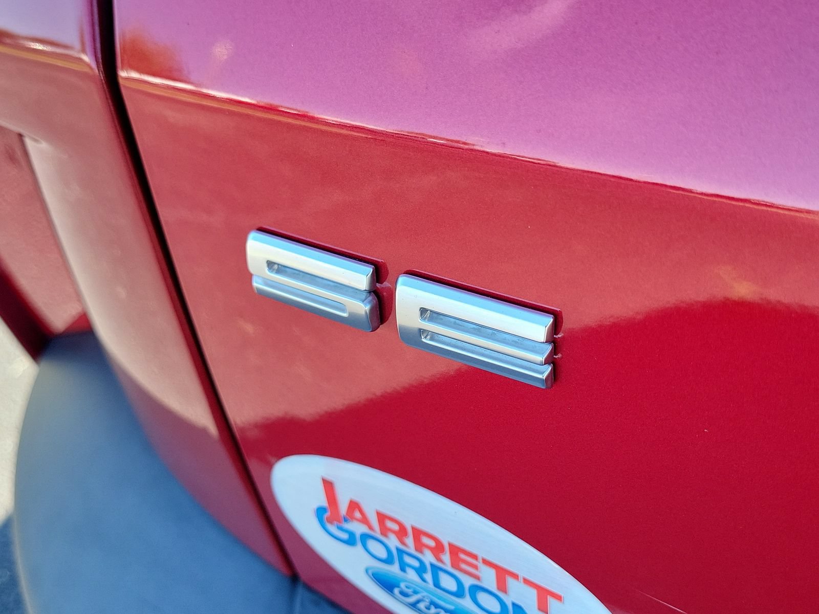 Certified 2022 Ford Escape SE w/ SE Sport Appearance Package FWD image 6