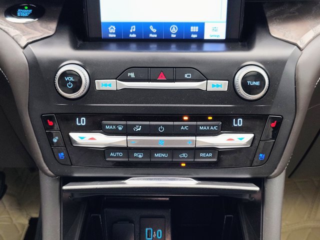 Certified 2020 Ford Explorer Platinum w/ Premium Technology Package AWD/4WD image 39