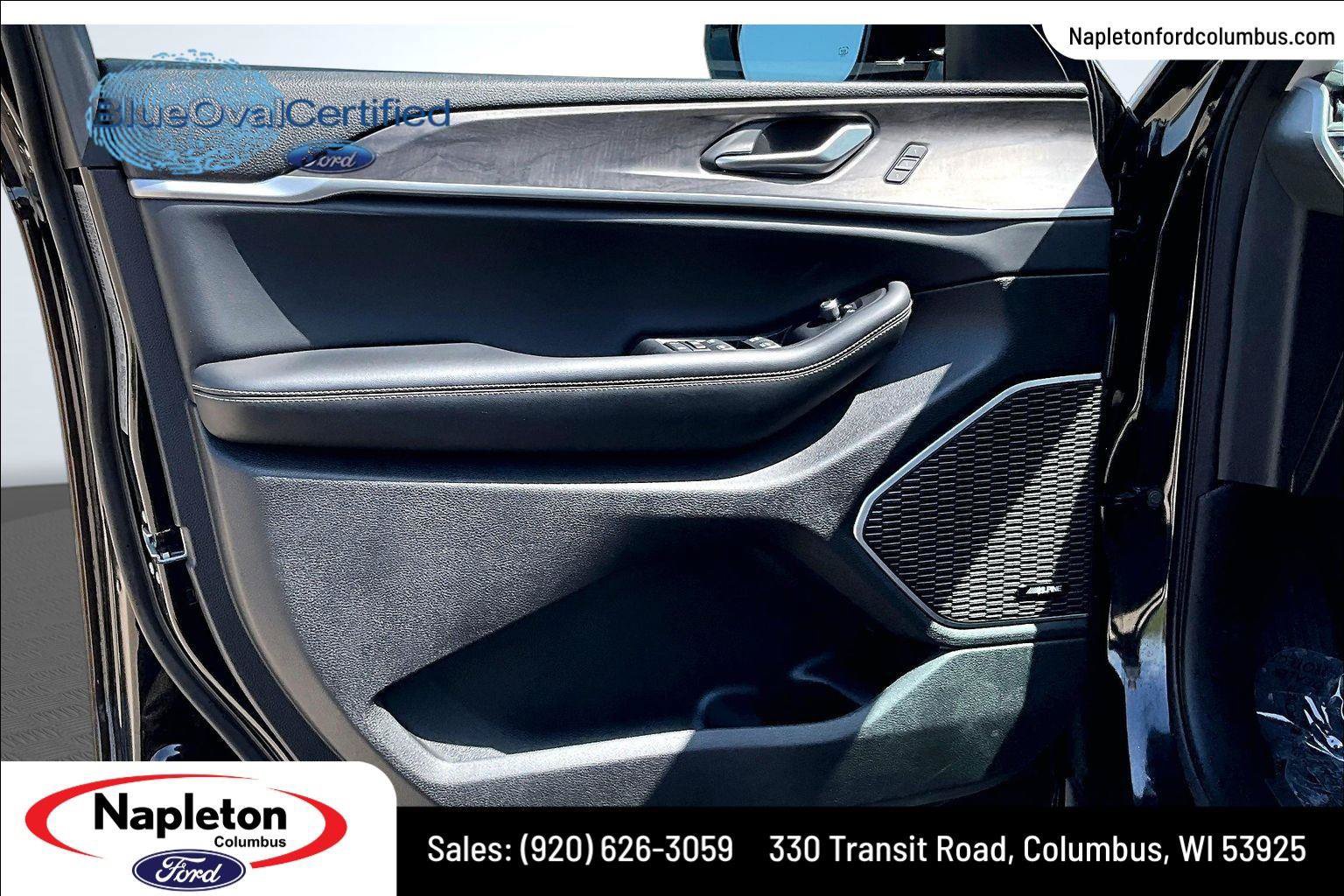 Used 2023 Jeep Grand Cherokee Limited w/ Luxury Tech Group II AWD/4WD image 24