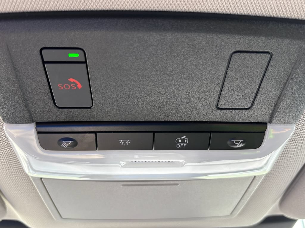 Used 2023 Nissan Pathfinder SL AWD/4WD image 37