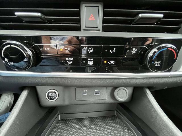 Used 2023 Nissan Rogue S AWD/4WD image 14