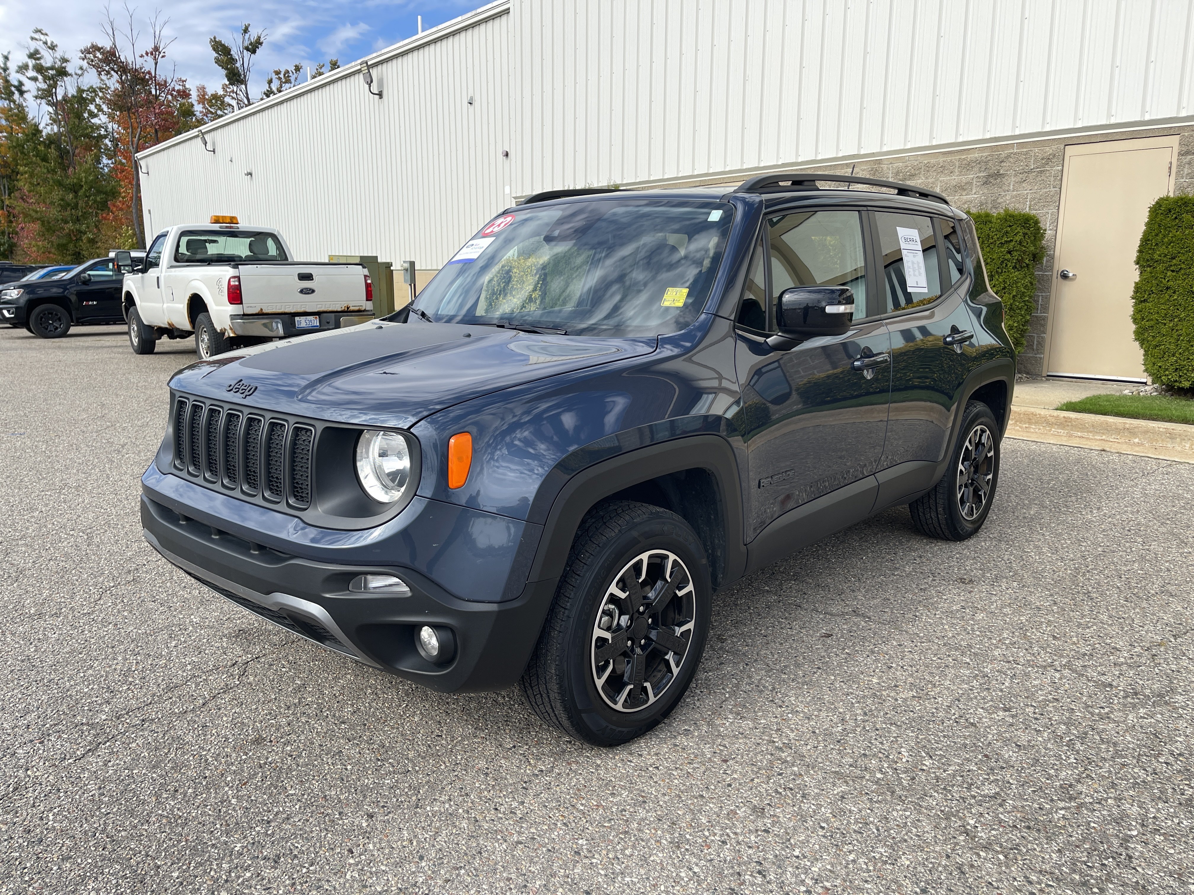 Used 2023 Jeep Renegade Latitude AWD/4WD image 8