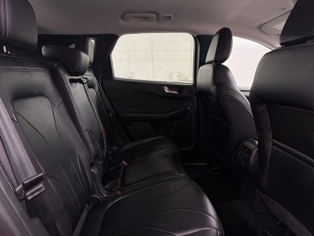 Certified 2026 Ford Escape SE w/ PHEV Premium Package image 32