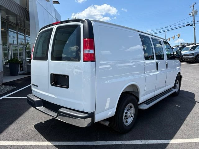 Used 2025 Chevrolet Express 2500 w/ Driver Convenience Package RWD image 3