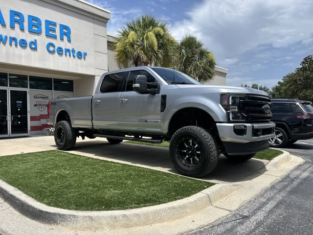 Certified 2022 Ford F350 Lariat w/ Black Appearance Package AWD/4WD image 2