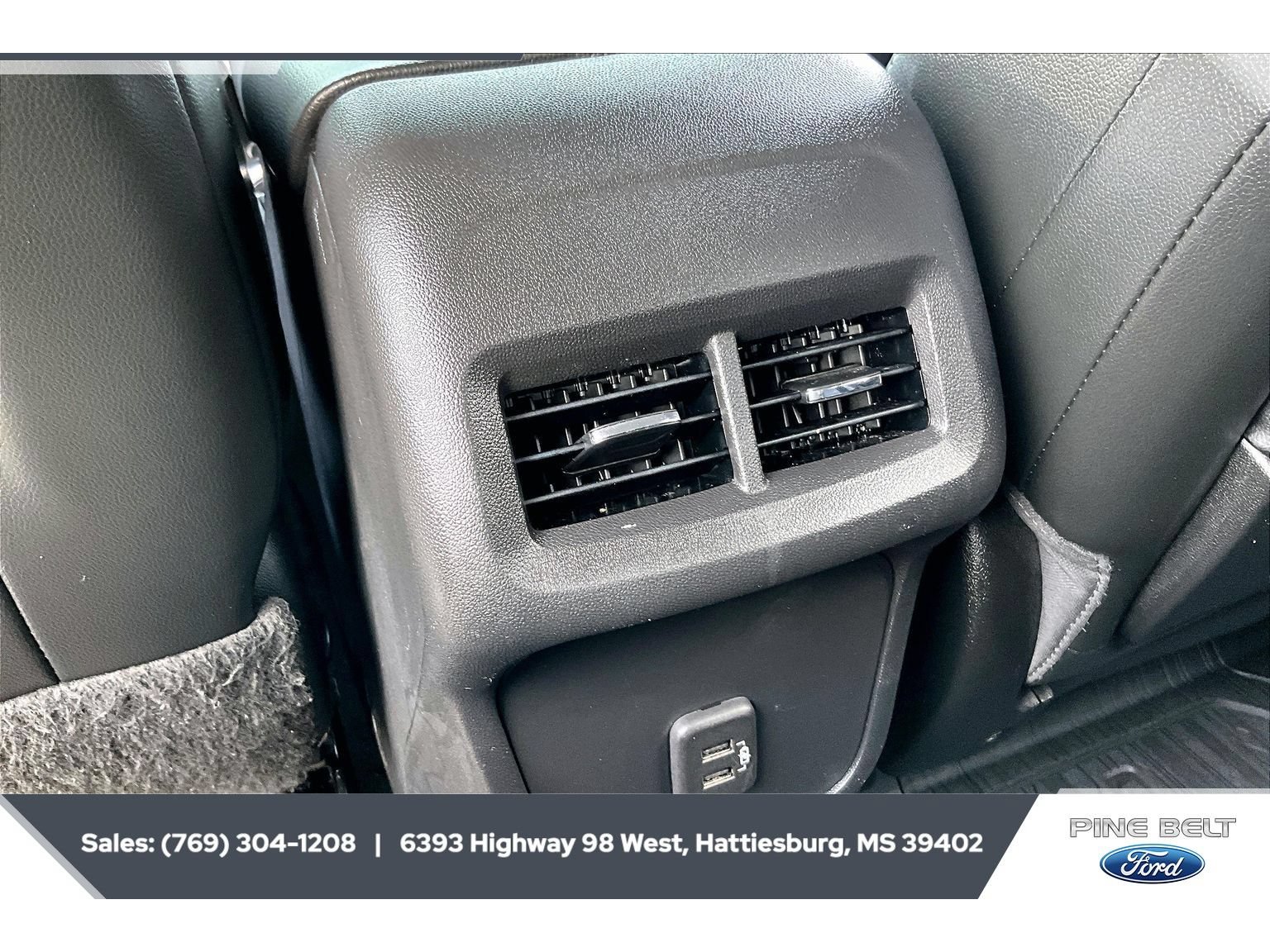 Used 2022 GMC Terrain SLT w/ Tech Package FWD image 25