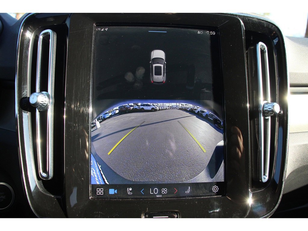 Used 2023 Volvo XC40 B5 Plus w/ Driver Assist Package image 34