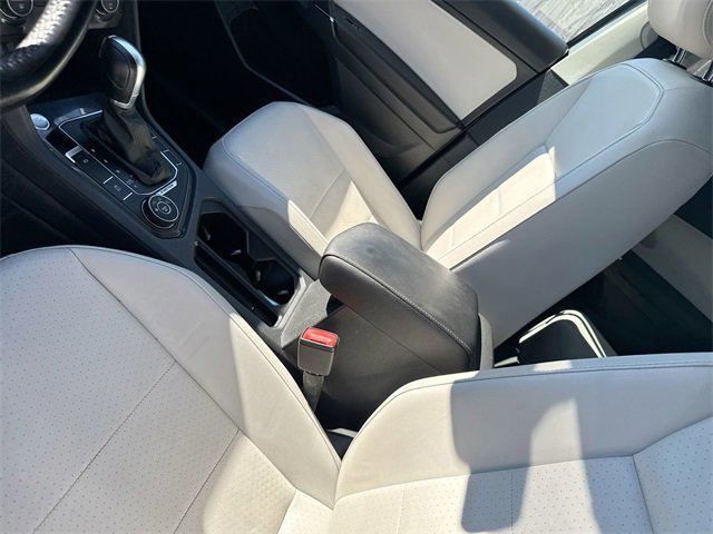 Used 2018 Volkswagen Tiguan SE w/ Panoramic Sunroof Package image 27