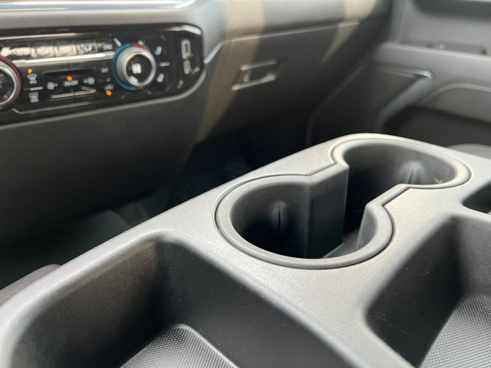 Used 2024 Chevrolet Silverado 1500 LT image 32