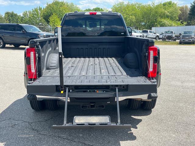 Certified 2024 Ford F350 Lariat w/ Lariat Ultimate Package AWD/4WD image 4