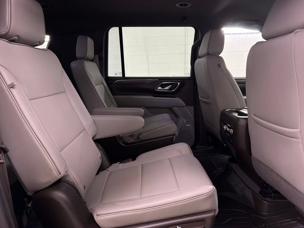 Used 2023 GMC Yukon XL SLT RWD image 31