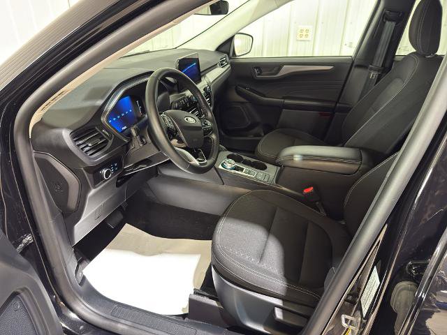 Certified 2025 Ford Escape Active w/ Cold Weather Package AWD/4WD image 2