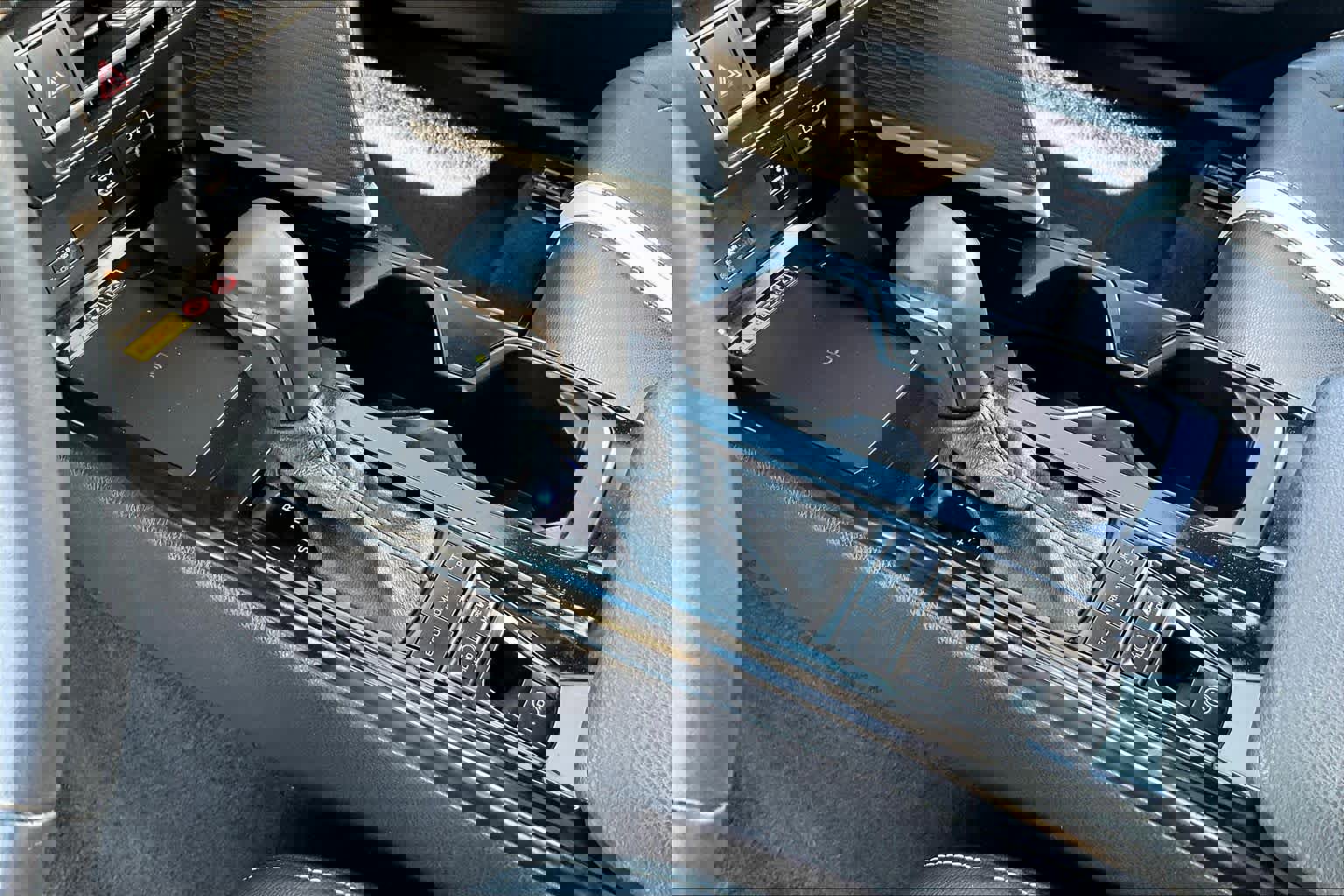 Used 2025 Toyota Camry SE image 15