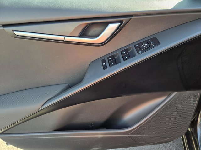 Used 2025 Kia Niro LX FWD image 16