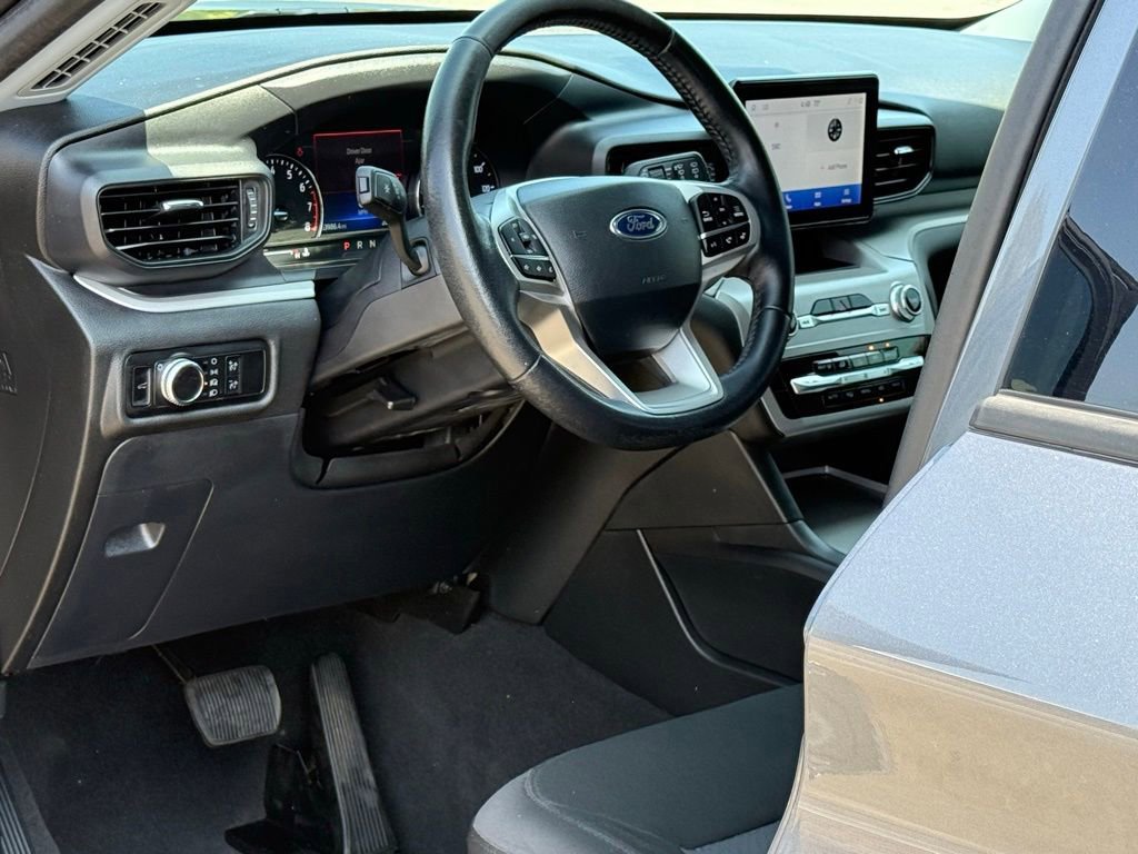 Certified 2023 Ford Explorer XLT RWD image 7