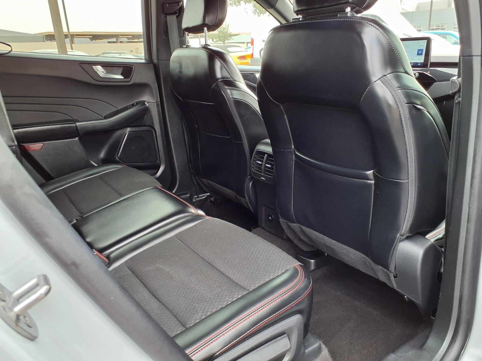 Certified 2025 Ford Escape ST-Line Select AWD/4WD image 13