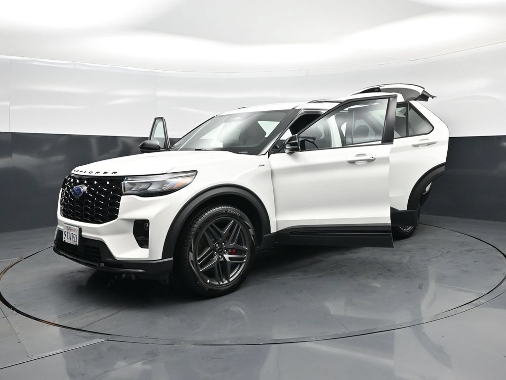 Certified 2025 Ford Explorer ST-Line w/ ST-Line Street Pack AWD/4WD image 26