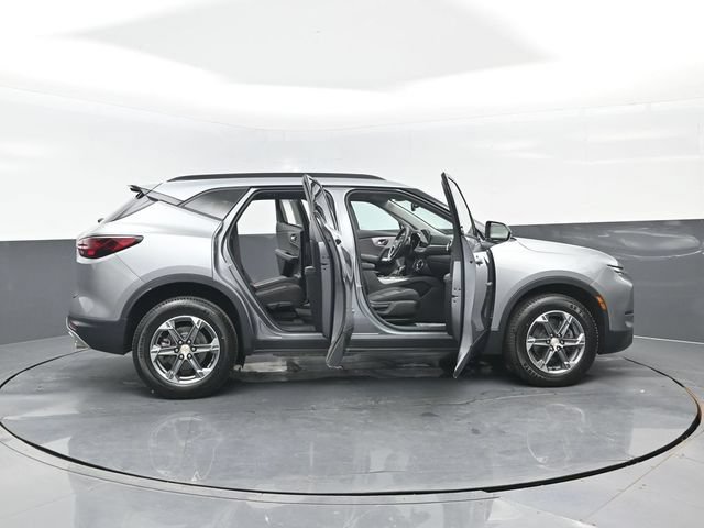 Used 2023 Chevrolet Blazer LT AWD/4WD image 28