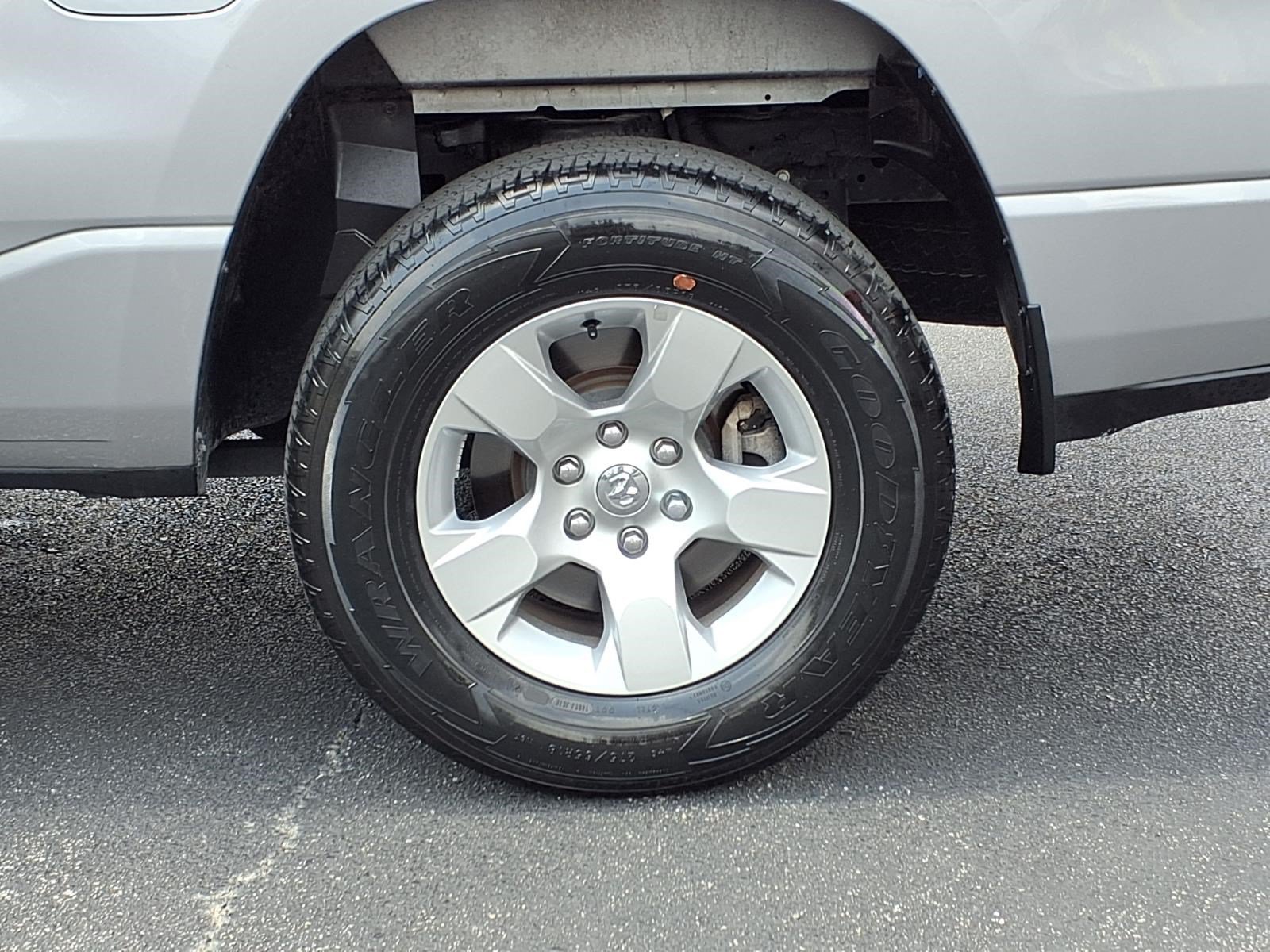 Used 2024 RAM 1500 Lone Star RWD image 10