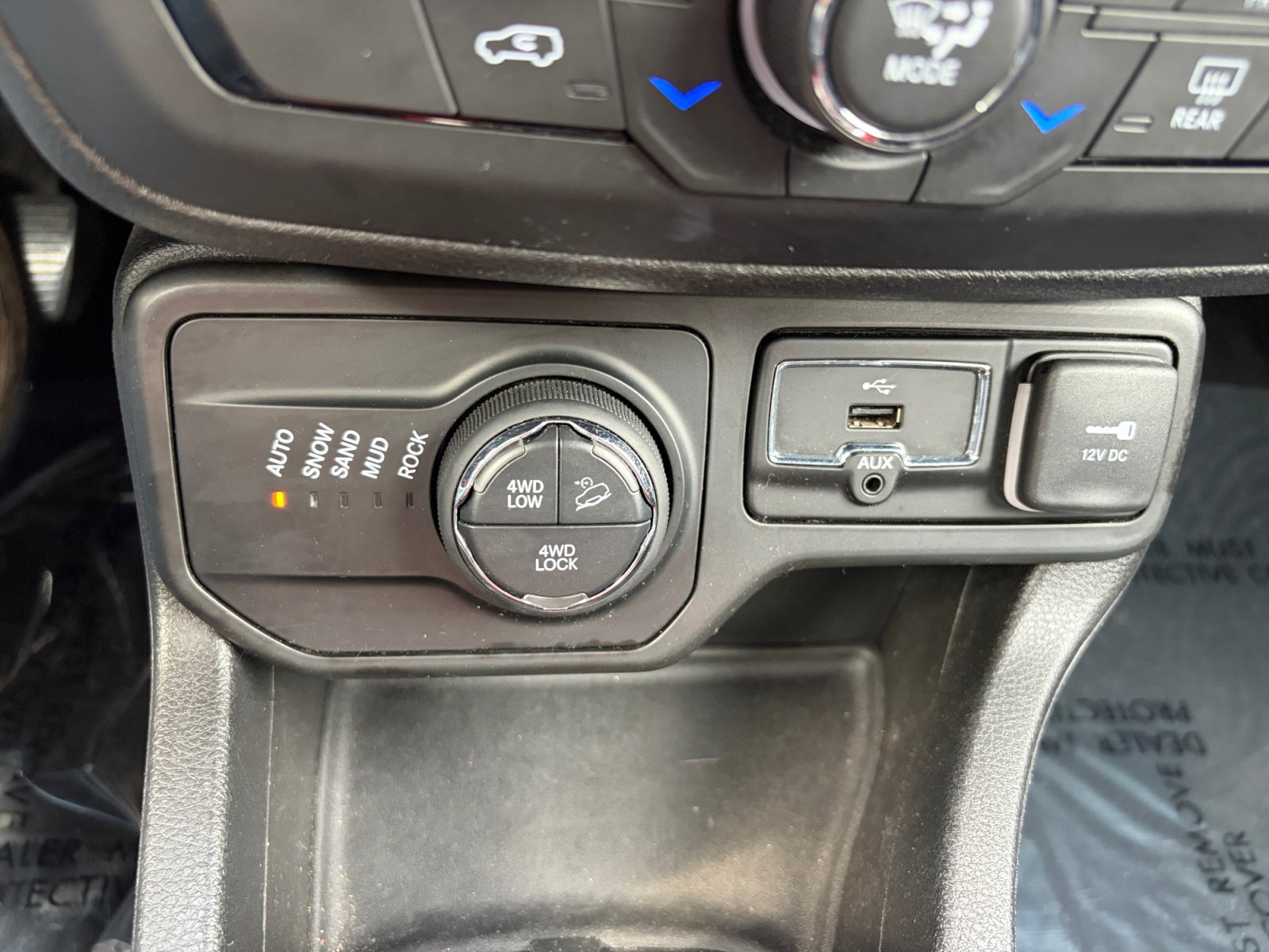 Used 2018 Jeep Renegade Trailhawk w/ Cold Weather Group II AWD/4WD image 33