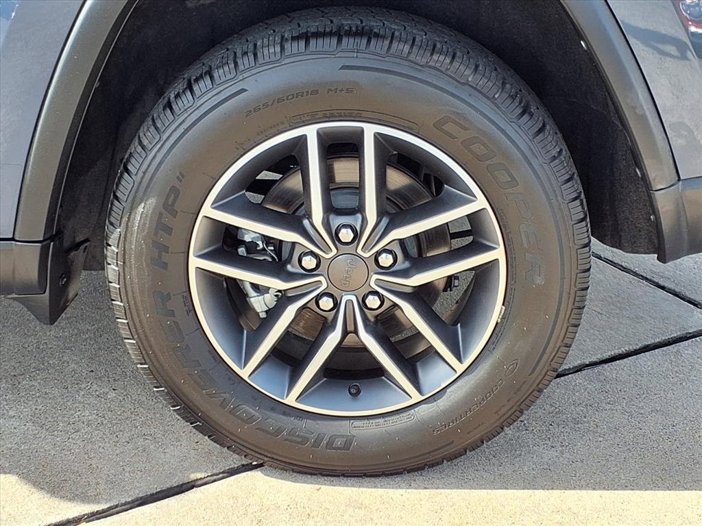 Used 2021 Jeep Grand Cherokee Limited image 31