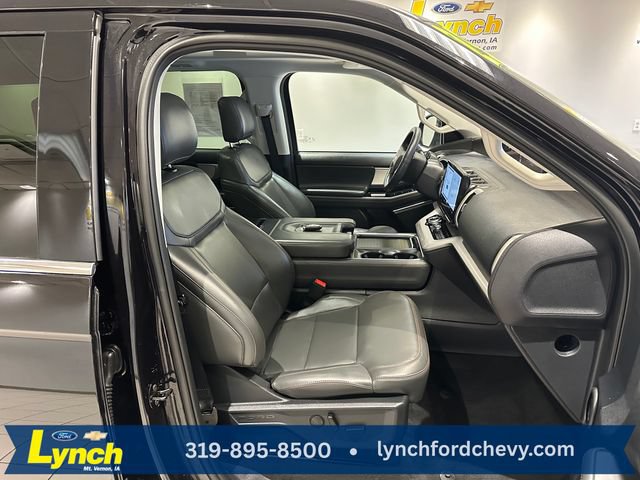 Certified 2025 Ford Expedition Active AWD/4WD image 7