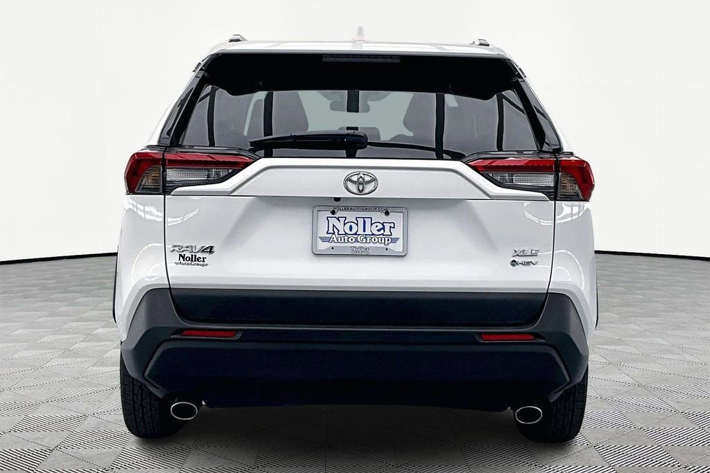 Used 2025 Toyota RAV4 XLE AWD/4WD image 3