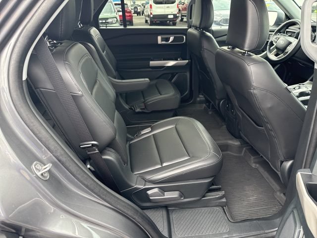 Certified 2024 Ford Explorer XLT w/ Equipment Group 202A AWD/4WD image 33