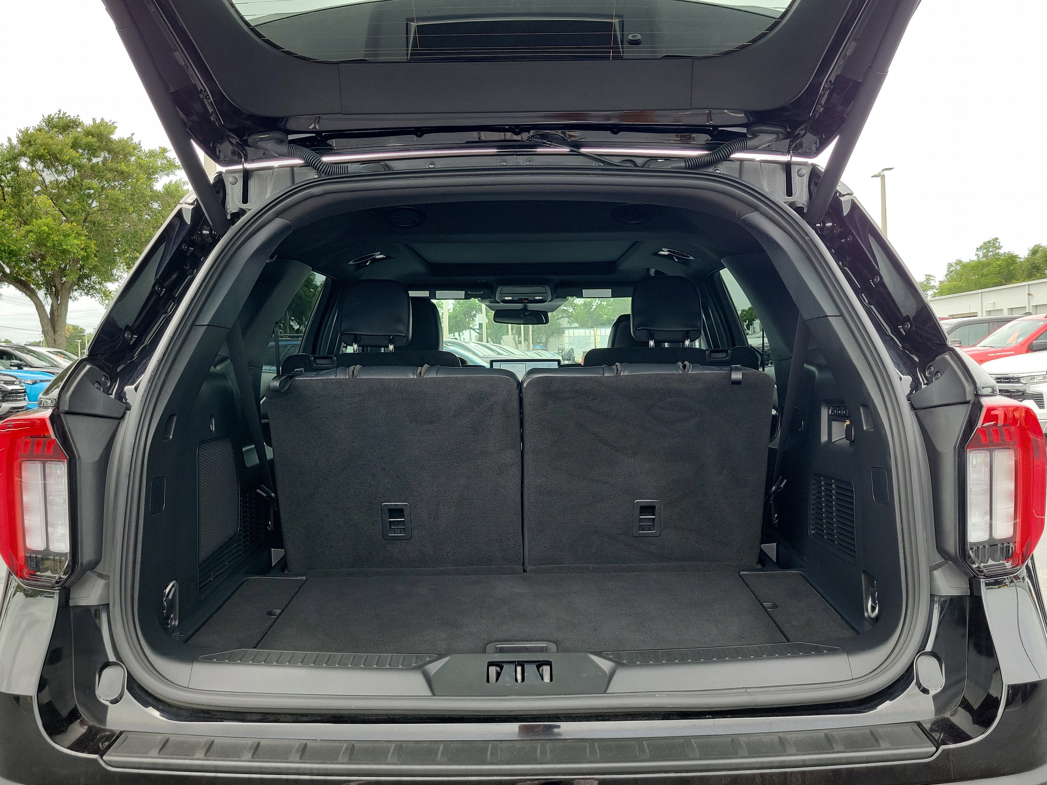 Certified 2025 Ford Explorer ST w/ Sun And Sound Package AWD/4WD image 10