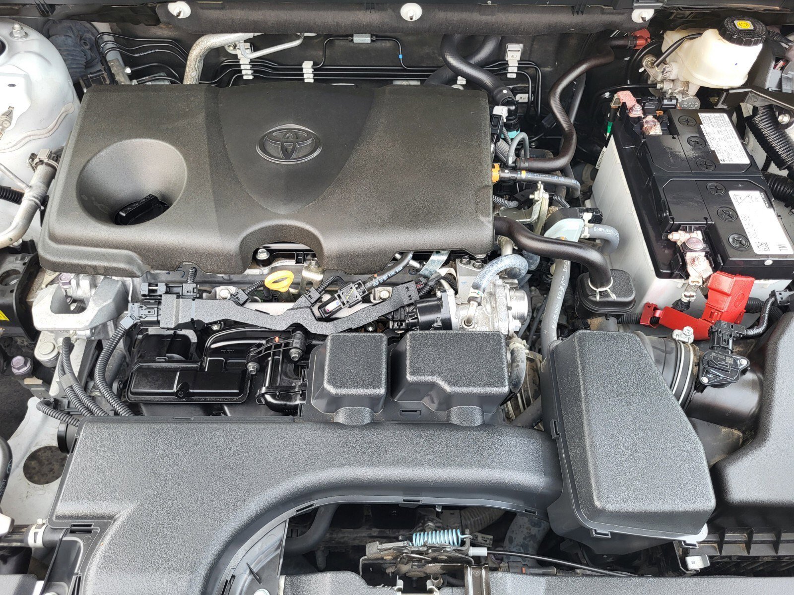 Used 2024 Toyota RAV4 LE FWD image 30