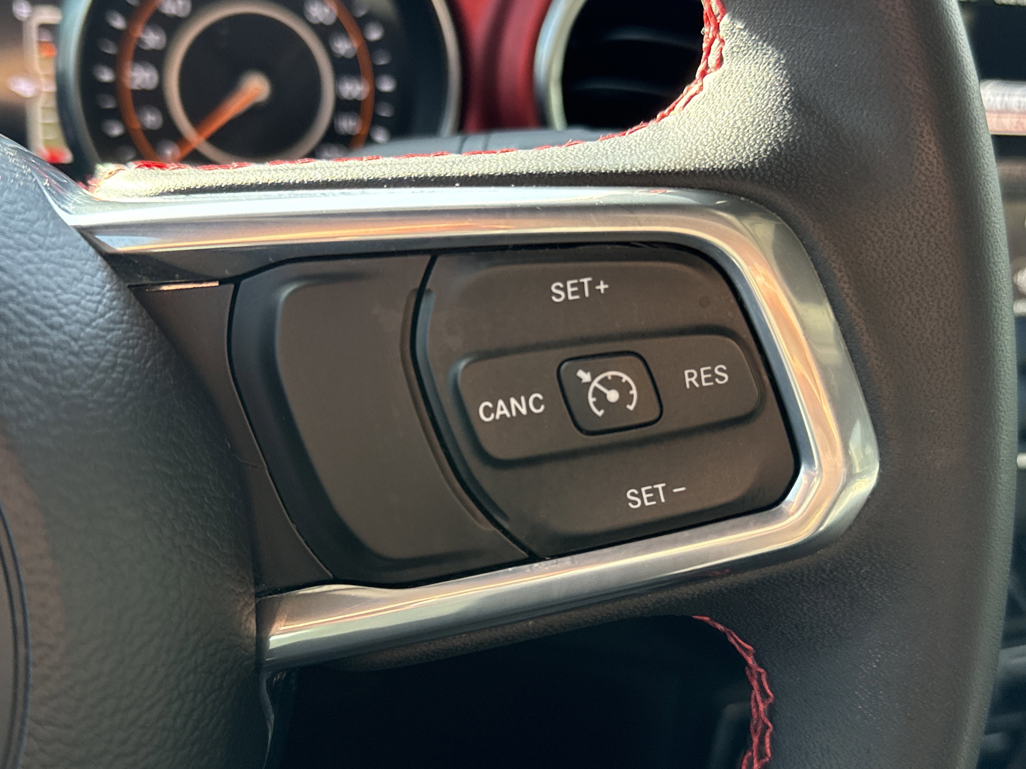 Used 2023 Jeep Gladiator Rubicon w/ Cold Weather Group image 18