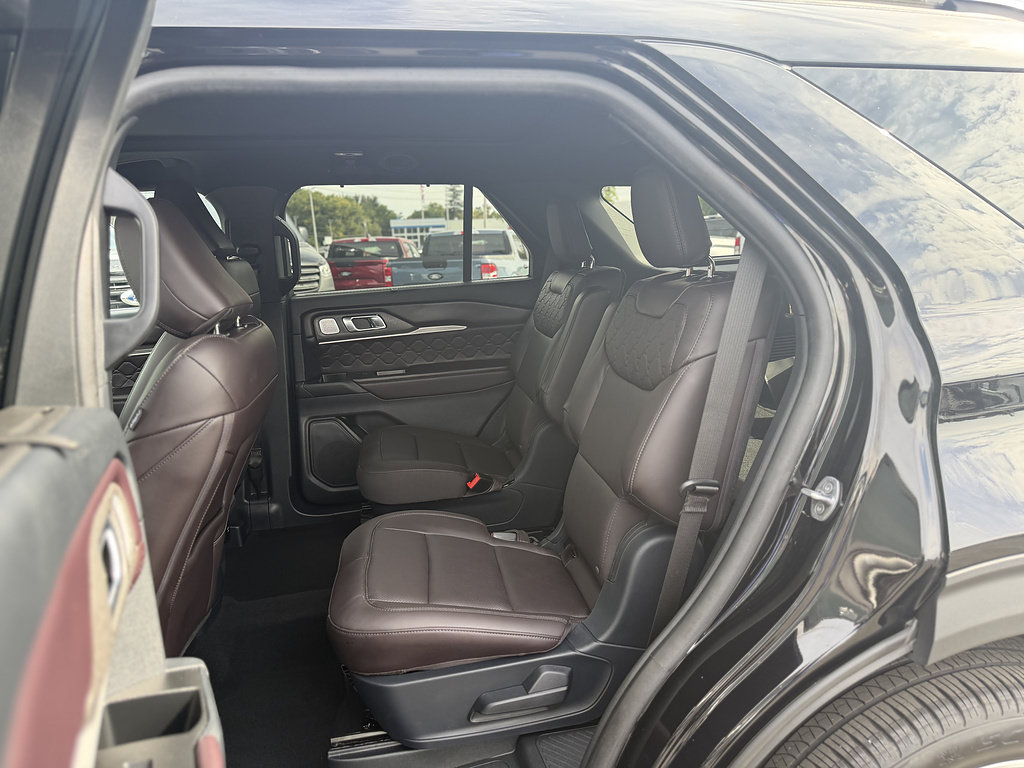 Certified 2025 Ford Explorer Platinum w/ Ultimate Package AWD/4WD image 12