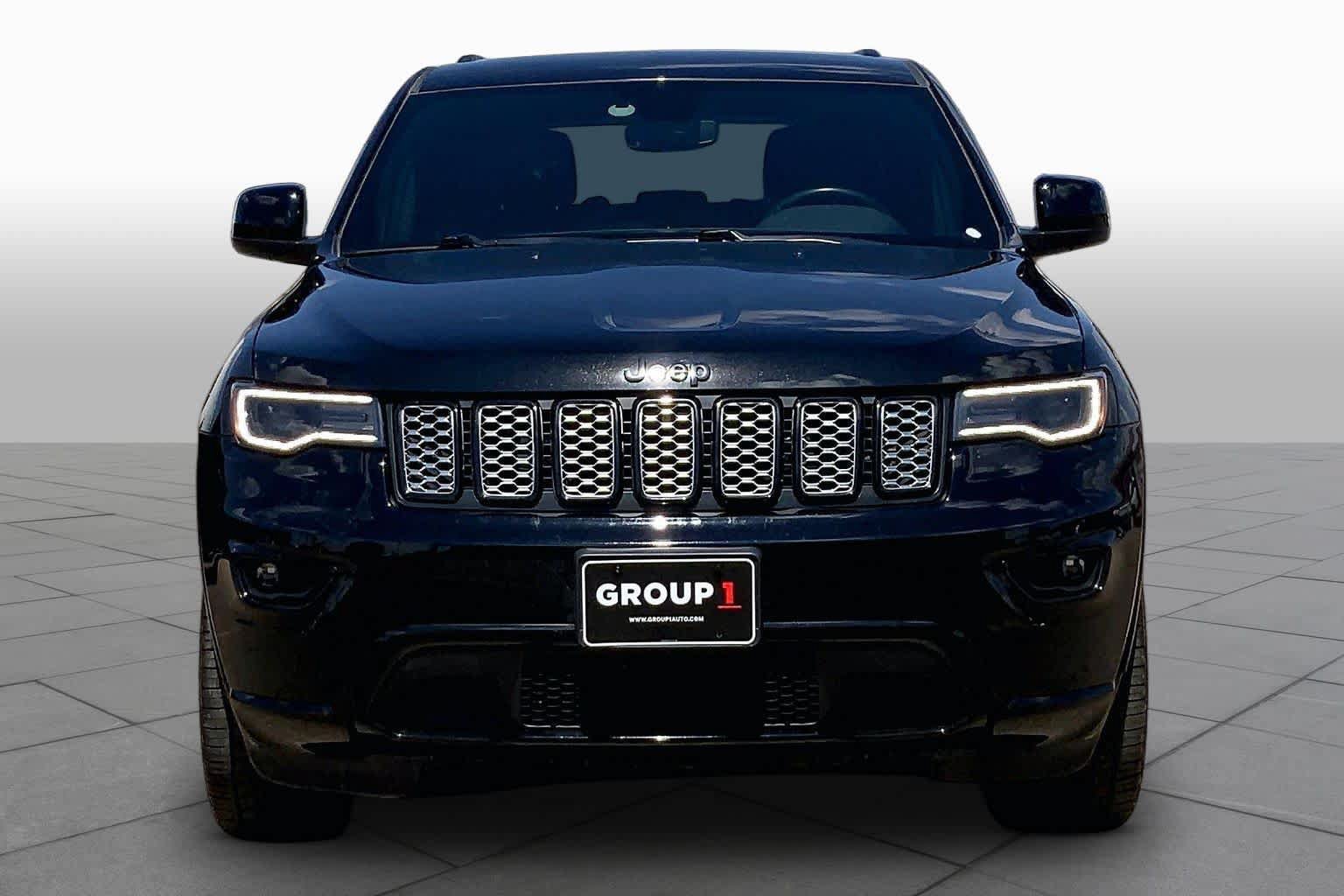 Used 2022 Jeep Grand Cherokee Laredo X RWD image 4