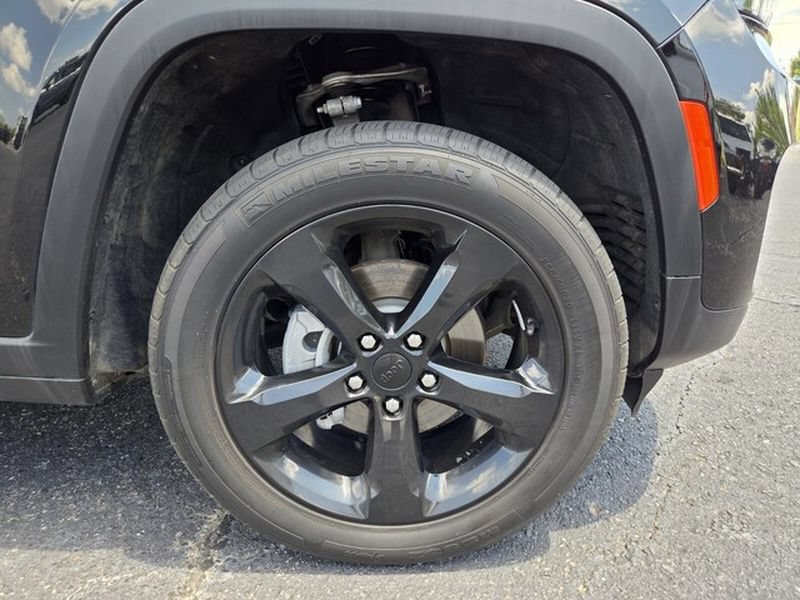 Used 2022 Jeep Grand Cherokee Altitude RWD image 20
