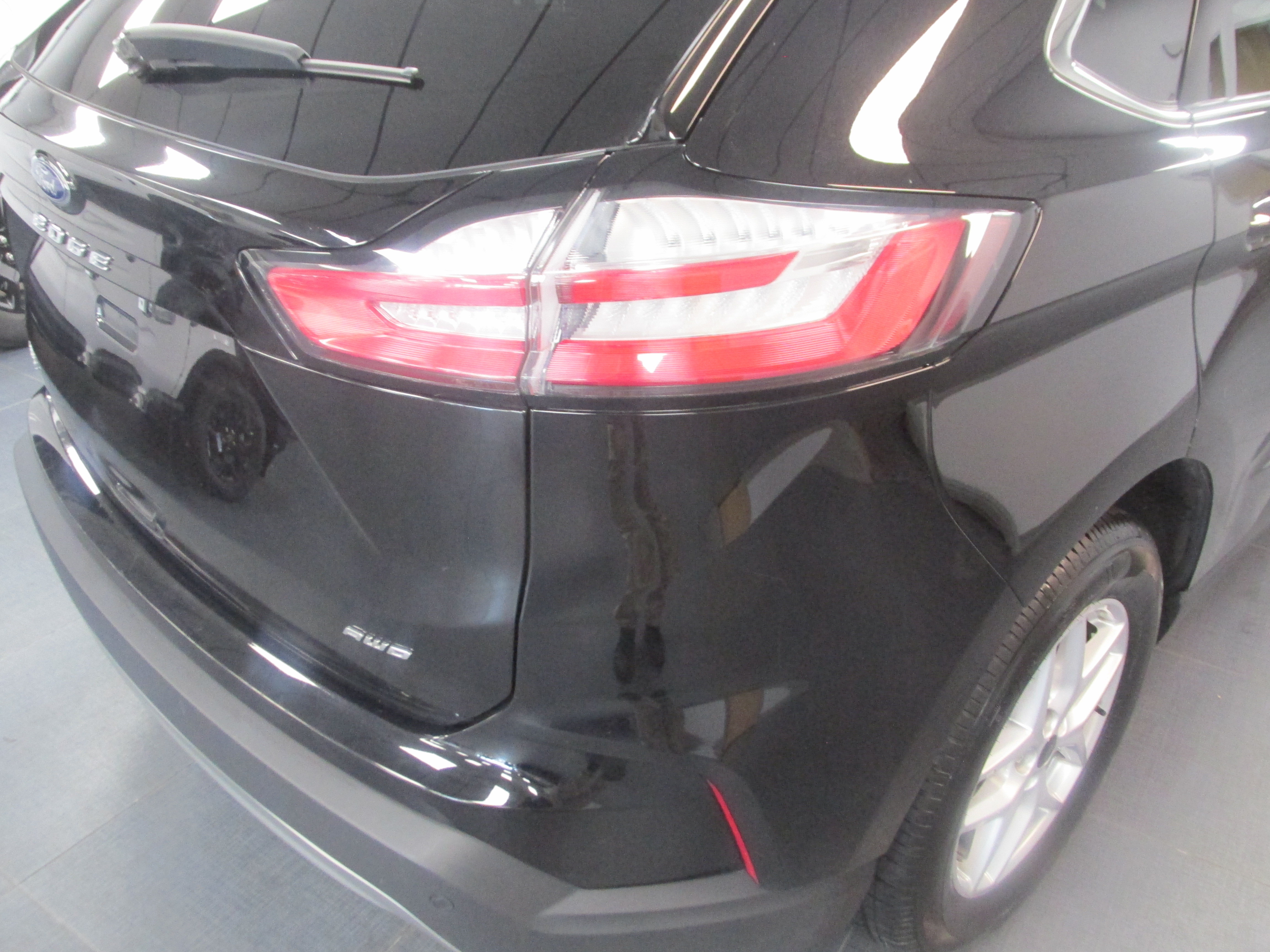 Certified 2024 Ford Edge SEL AWD/4WD image 11