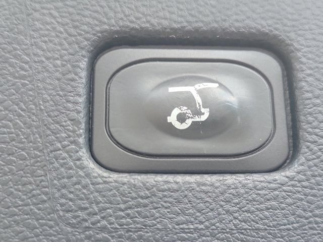Certified 2020 Ford Edge Titanium FWD image 11