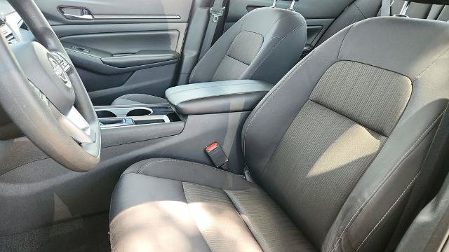 Used 2024 Nissan Altima 2.5 SV FWD image 11
