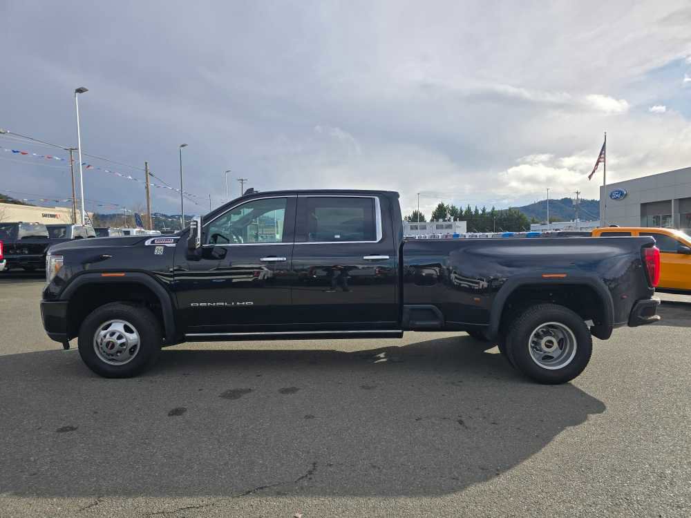Used 2022 GMC Sierra 3500 Denali w/ Denali Ultimate Package image 2