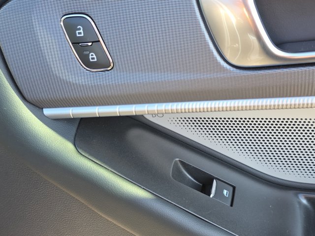 Certified 2025 Ford Explorer ST image 30