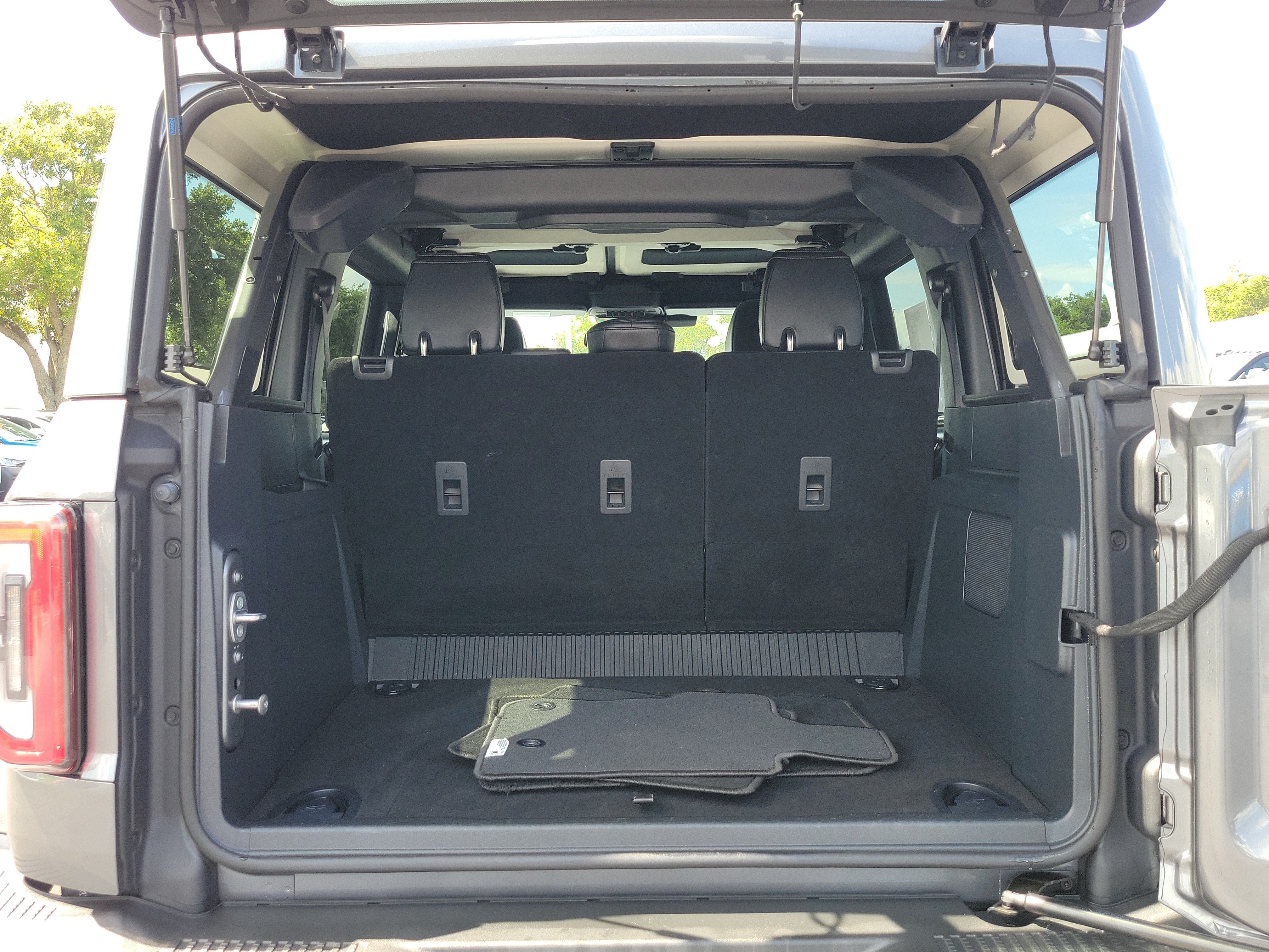 Certified 2025 Ford Bronco Badlands AWD/4WD image 9