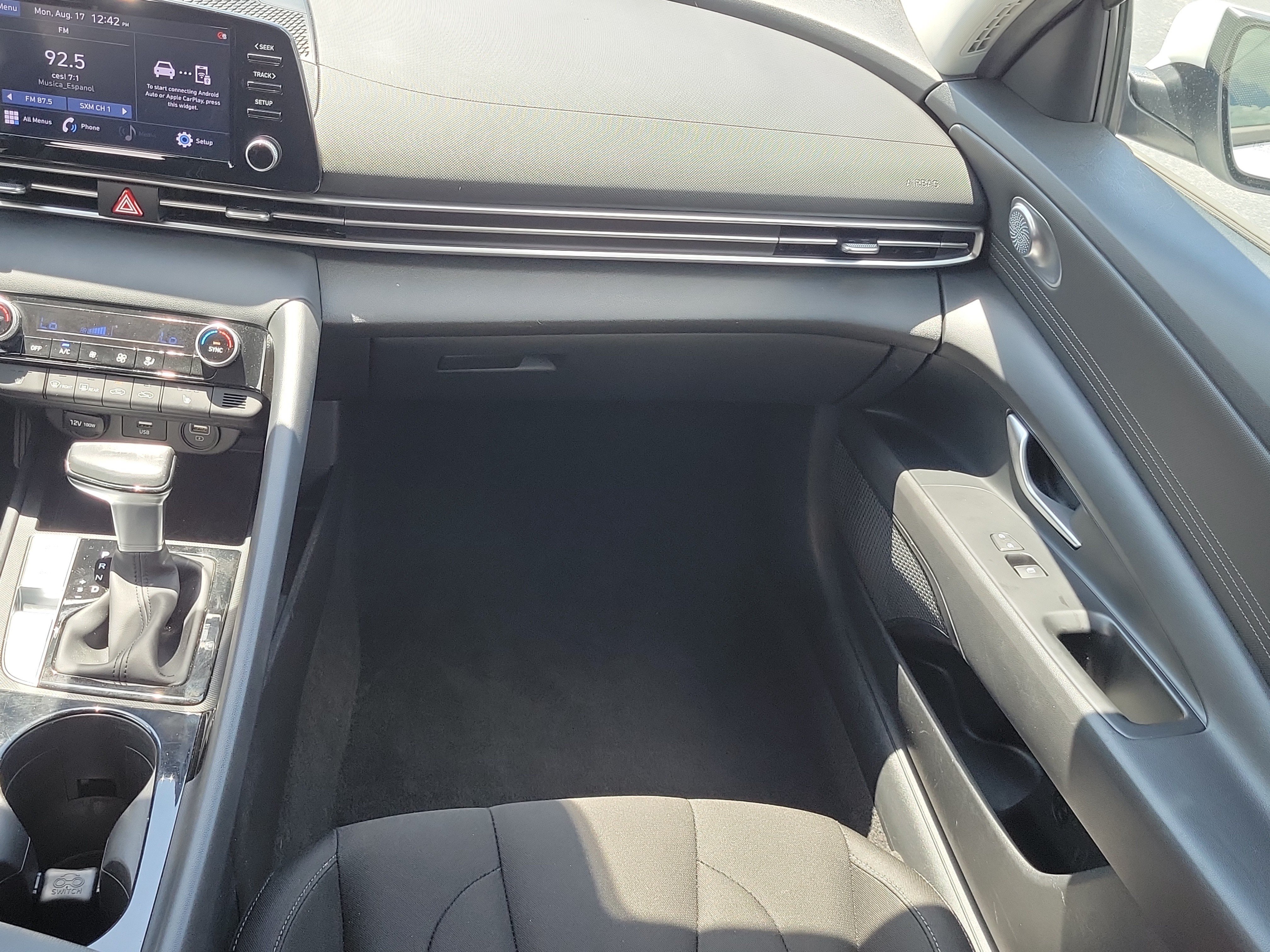 Used 2022 Hyundai Elantra SEL w/ Convenience Package FWD image 15